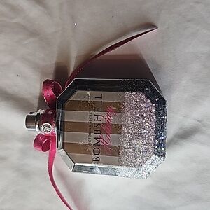 Victoria's Secret Bombshell Holiday 1.7 fl oz Eau de Parfum